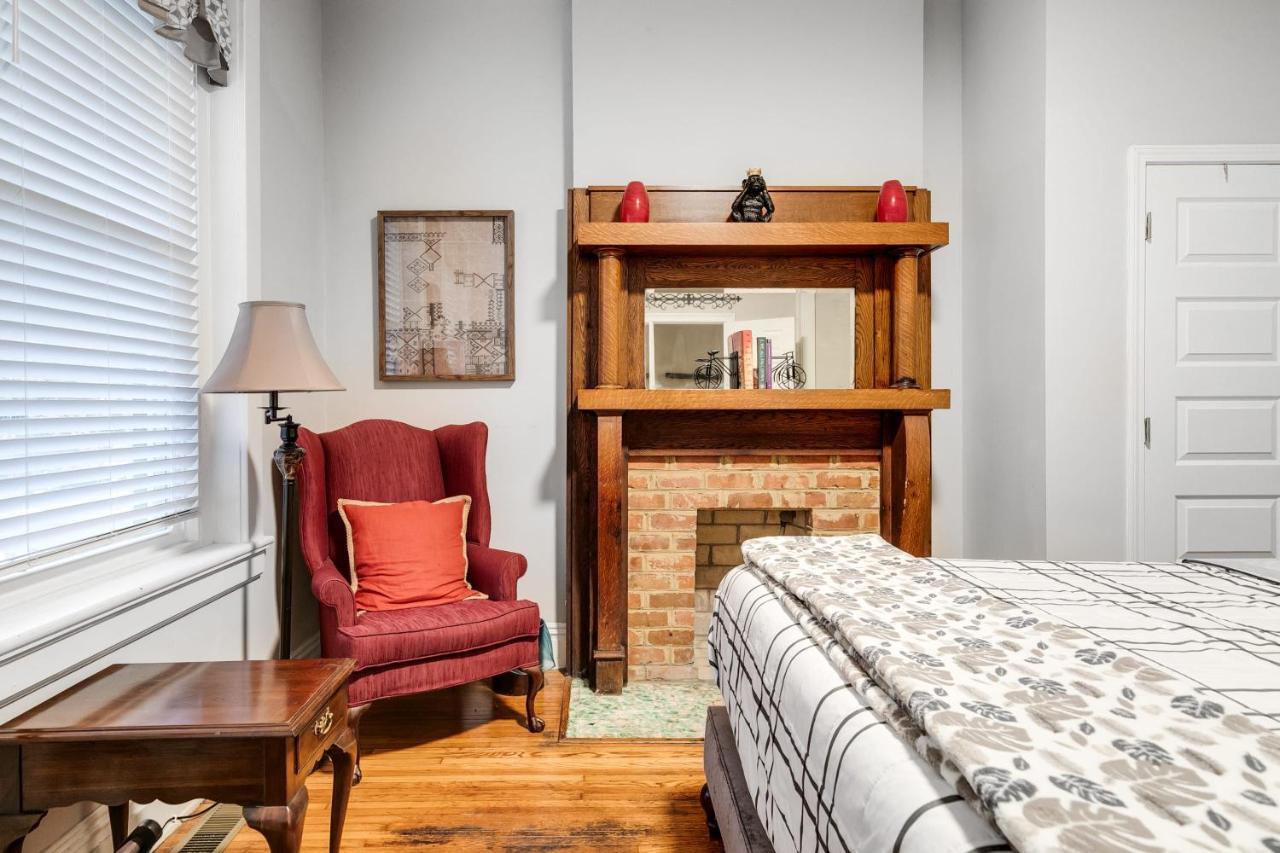 E1 Centrally Located In Carytown Fully Fenced *
